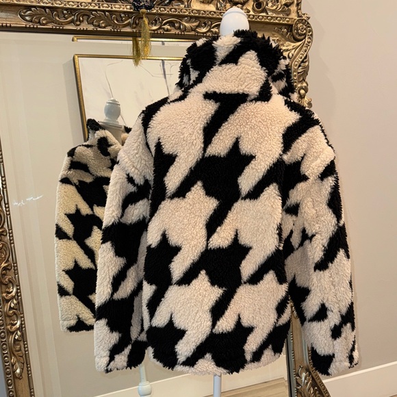 Blank NYC Black and Cream Houndstooth Teddy Jacket - Picture 3 of 4